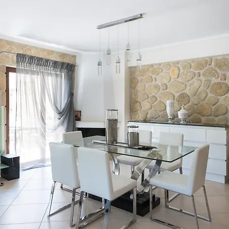 J&b By Luxlikehome Siviri