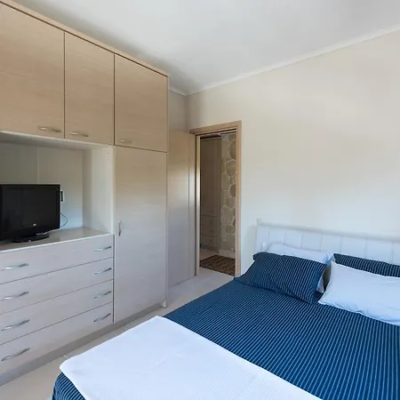 J&b By Luxlikehome Holiday home Siviri