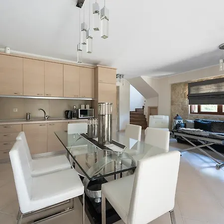 J&b By Luxlikehome * Siviri