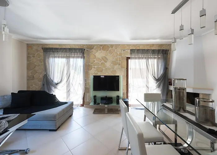 Semesterbostad J&b By Luxlikehome Siviri