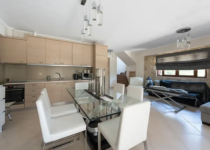 J&b By Luxlikehome * Siviri